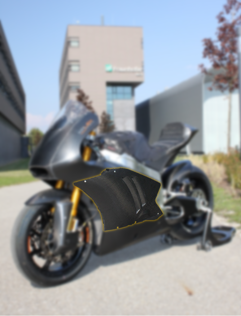 CaRMA-Demonstratorbauteil – Rennsport-Motorrad-Seitenschale in der realen Einbausituation
