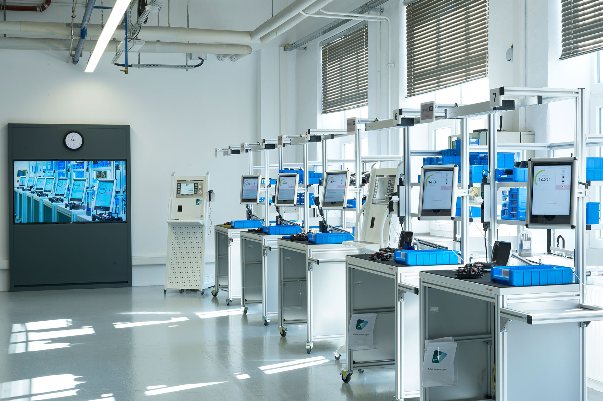Lernfabrik für vernetzte Produktion (LVP) am Fraunhofer IGCV in Augsburg