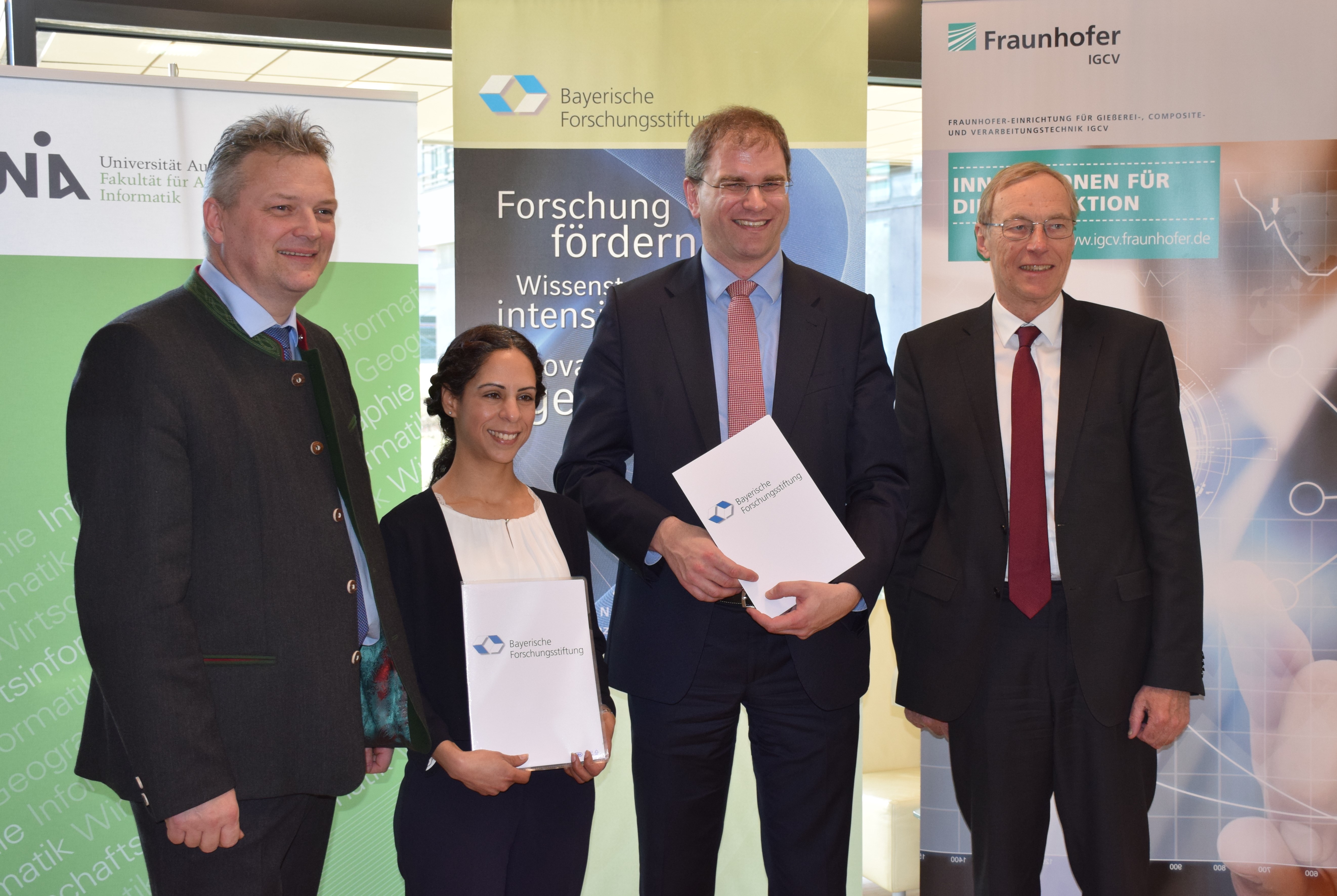Presentation of funding decision at Fraunhofer IGCV