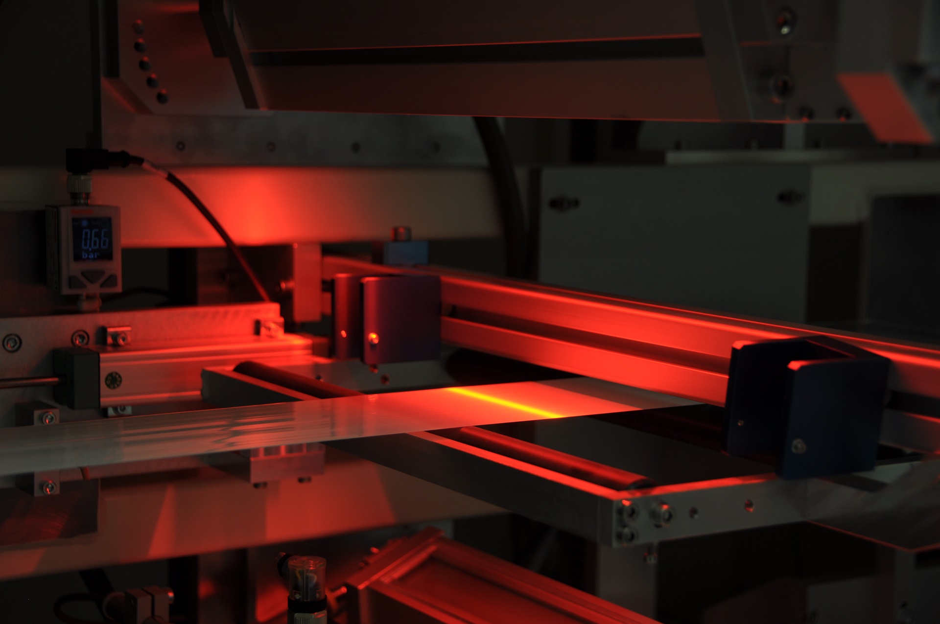 Quality assurance: A battery separator film is inspected for local discontinuities or defects using a line scan camera in various lighting configurations. Quality assurance: A battery separator film is inspected for local discontinuities or defects using a line scan camera in various lighting configurations.