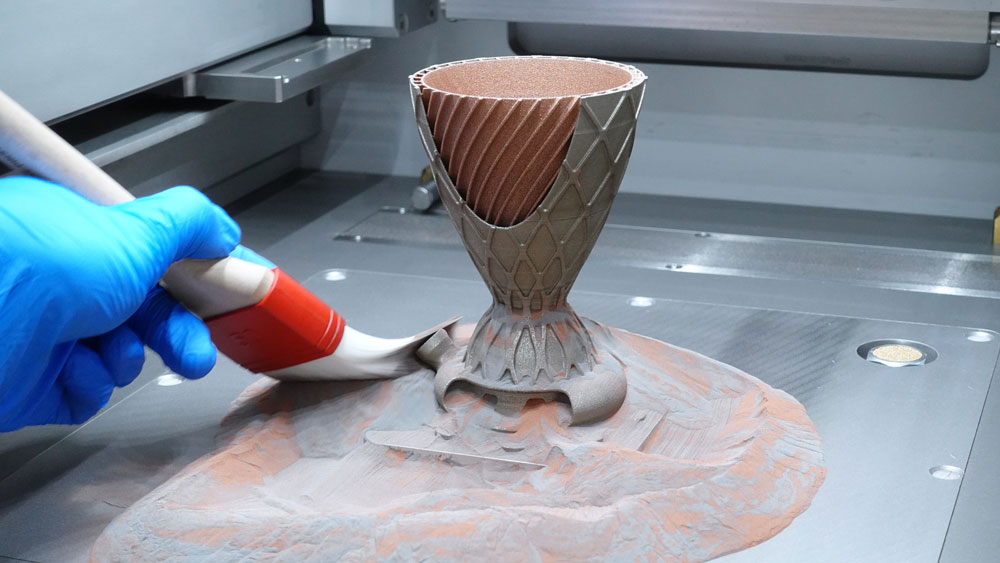 Multimateriallösungen | Brennkammer für Raketentriebwerk
