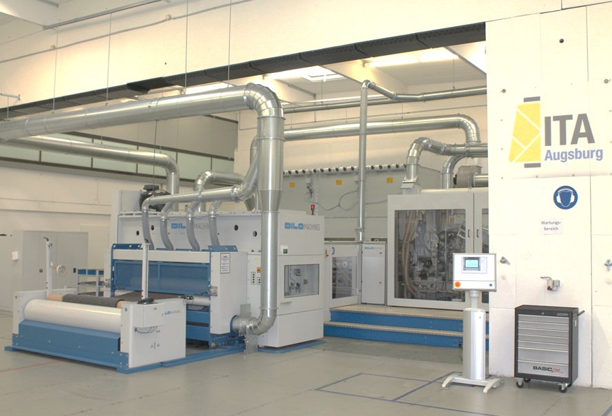 Carding machine of the Institut für Textiltechnik Augsburg (ITA) for the production of nonwovens from recycled carbon fibers