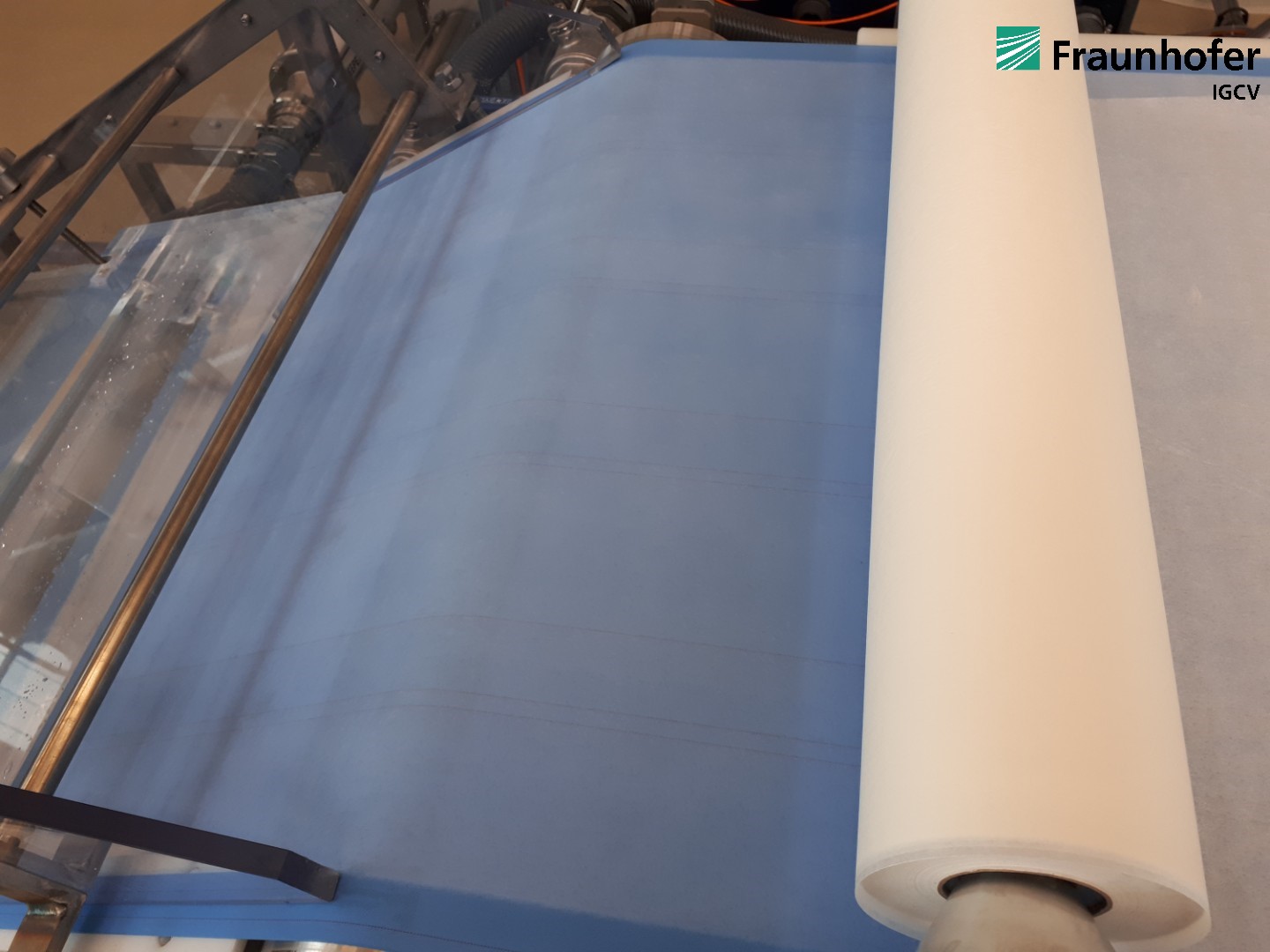 High homogeneity of the nonwoven - here PET microfiber
